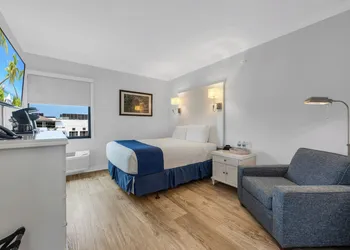 Bayfront Inn Fifth Avenue hotel thumbnail 6