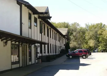Budget Inn & Suites hotel thumbnail 5
