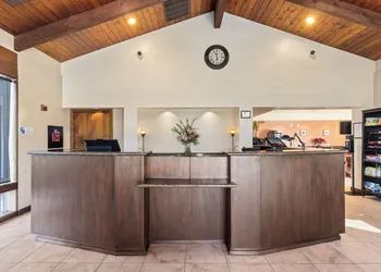 Vagabond Inn Executive San Francisco Airport hotel thumbnail 3