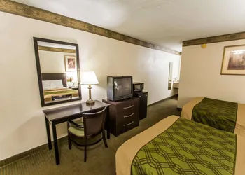 Econo Lodge Jacksonville South hotel thumbnail 7