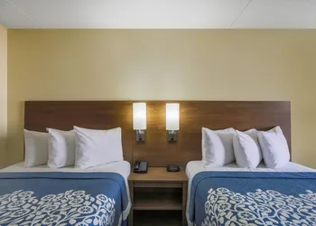 Days Inn by Wyndham Newark Wilmington hotel thumbnail 8