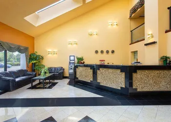 Days Inn by Wyndham Hillsborough hotel thumbnail 2
