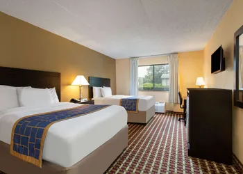 Days Inn by Wyndham Hillsborough hotel thumbnail 3