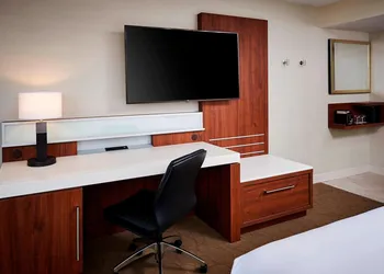 Delta Hotels by Marriott Toronto Mississauga hotel thumbnail 8