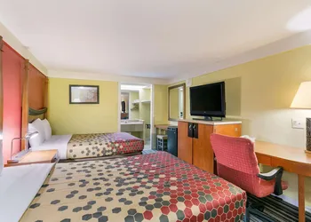 Econo Lodge Frederick I-70 hotel thumbnail 7