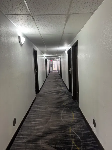 Super 8 by Wyndham Mundelein/Libertyville Area hotel detail image 2