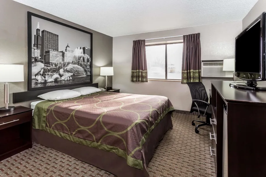 Super 8 by Wyndham Mundelein/Libertyville Area hotel detail image 6
