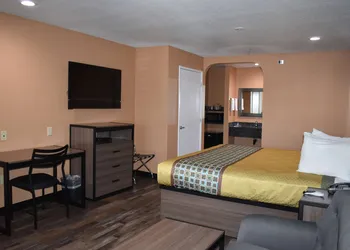 Baymont by Wyndham Manteca hotel thumbnail 8