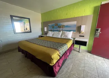 Black Horse Motel hotel thumbnail 7