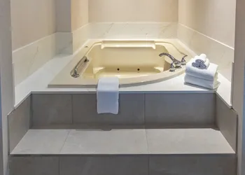 Holiday Inn Hotel & Suites St. Catharines Conference Center by IHG hotel thumbnail 4