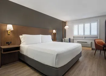 Holiday Inn Hotel & Suites St. Catharines Conference Center by IHG hotel thumbnail 7