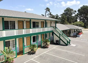 Monterey Pines Inn hotel thumbnail 3