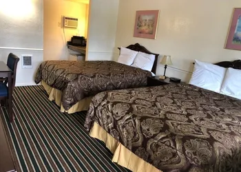 Monterey Pines Inn hotel thumbnail 4