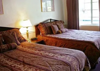 Monterey Pines Inn hotel thumbnail 7