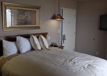 Surf Inn hotel thumbnail 2