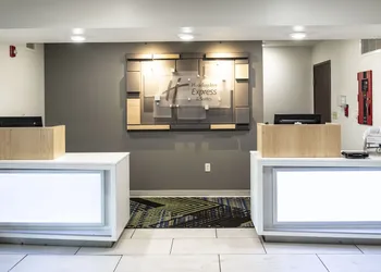 Holiday Inn Express & Suites Sedalia by IHG hotel thumbnail 2