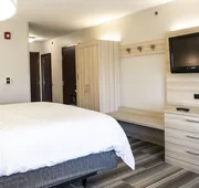 Holiday Inn Express & Suites Sedalia by IHG hotel detail image 4