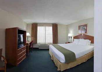 Holiday Inn Express & Suites Vinita by IHG hotel thumbnail 5