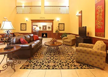Holiday Inn Express Hotel & Suites Clarksville by IHG hotel thumbnail 5