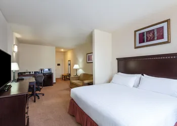 Holiday Inn Express Hotel & Suites Clarksville by IHG hotel thumbnail 6