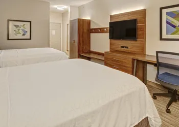 Holiday Inn Express Hotel & Suites Clarksville by IHG hotel thumbnail 7