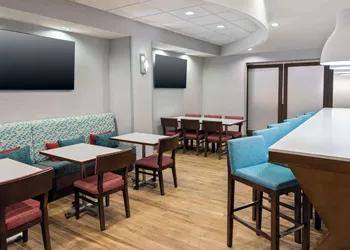 Hampton Inn Petersburg-Southpark Mall hotel thumbnail 4