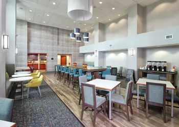 Hampton Inn & Suites Tucson East/Williams Center hotel thumbnail 3