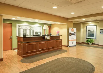 Hampton Inn Presque Isle Maine hotel thumbnail 3