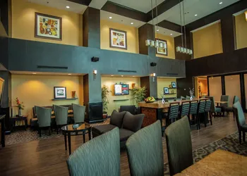 Hampton Inn & Suites Palestine hotel thumbnail 2