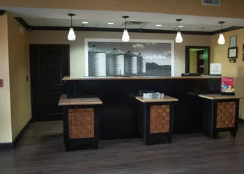 Hampton Inn & Suites Palestine hotel thumbnail 5