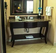 Hampton Inn & Suites Palestine hotel detail image 7