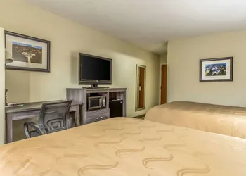 Quality Inn & Suites North Lima - Boardman hotel thumbnail 7