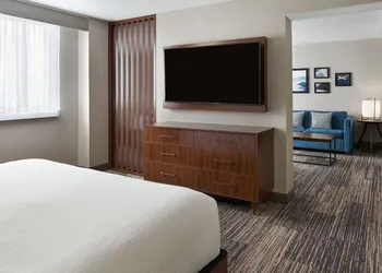 Four Points by Sheraton Point Edward Sarnia hotel thumbnail 6