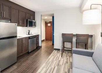 Holiday Inn Express & Suites Milton by IHG hotel thumbnail 3