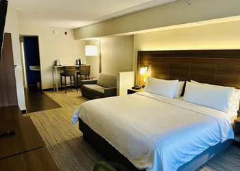 Holiday Inn Express & Suites Milton by IHG hotel thumbnail 7