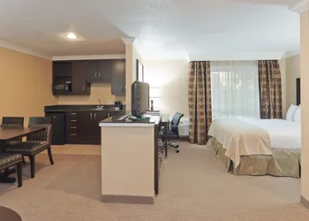 Holiday Inn Hotel & Suites San Mateo-San Francisco SFO by IHG hotel thumbnail 6