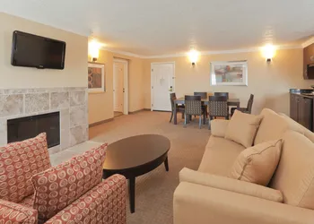 Holiday Inn Hotel & Suites San Mateo-San Francisco SFO by IHG hotel thumbnail 7