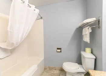 Quality Inn Bourne - Cape Cod hotel thumbnail 7
