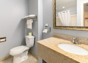 Quality Inn Bourne - Cape Cod hotel thumbnail 8