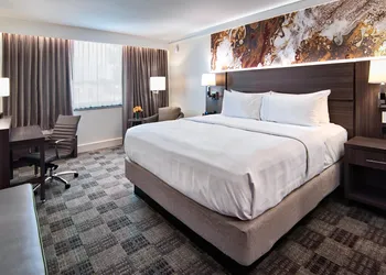 Crowne Plaza Executive Center Baton Rouge by IHG hotel thumbnail 6