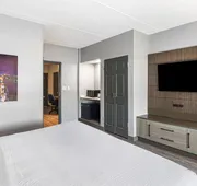 Best Western Plus Savannah Gateway hotel detail image 7
