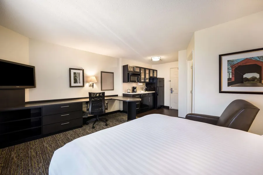 Sonesta Simply Suites Naperville Warrenville hotel detail image 6