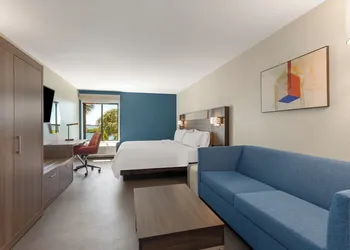 Holiday Inn Express Hotel & Suites Tampa-Rocky Point Island by IHG hotel thumbnail 8