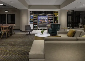 Holiday Inn Boston - Dedham Hotel & Conference Center by IHG hotel thumbnail 2