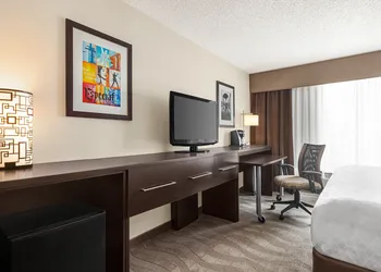 Holiday Inn Boston - Cambridge Area by IHG hotel thumbnail 2