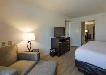 Holiday Inn Bloomington-Airport by IHG hotel thumbnail 5