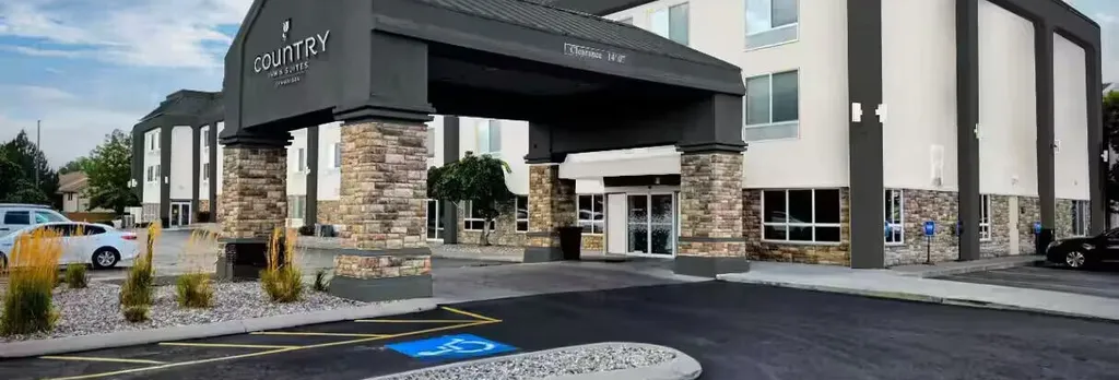 Hotel photo 1 of 21