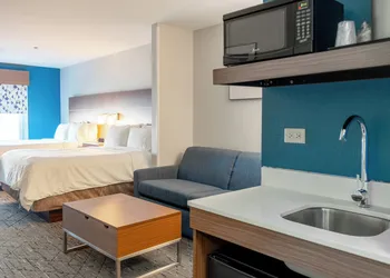 Holiday Inn Express Hotel & Suites, a Lake Zurich-Barrington by IHG hotel thumbnail 8