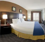 Holiday Inn Express & Suites Warminster - Horsham by IHG hotel detail image 3