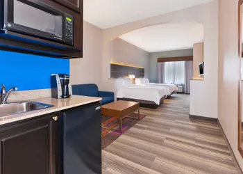 Holiday Inn Express & Suites Warminster - Horsham by IHG hotel thumbnail 8